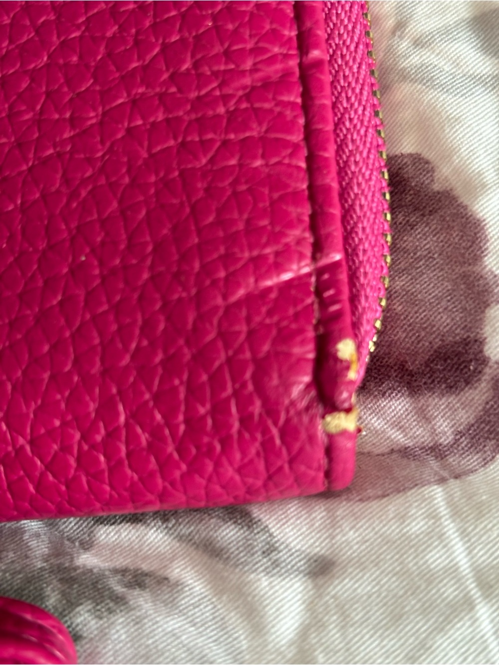Pink Wallet - Picture 3 of 7
